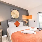 Luxury 1 Bed With Balcony In Central Brighton Next To Beach Sleep 4
