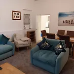 21 Prince Of Wales Terrace - 2 Bed Ground Floor Flat