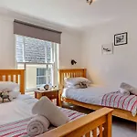 3 Bed In Appledore Water