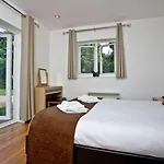 Lovely 2 Bedroom Holiday Chalet Near Sidmouth