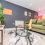 Super Central 1 Bedroom Flat Next To Brighton Beach Sleep 6
