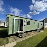 Great Caravan With Homely Feel In Clacton-On-Sea