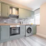 Newly Furnished 1 Bedroom Apartment - 4