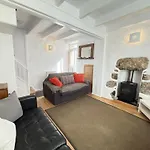6 Bethesda Place