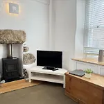 6 Bethesda Place