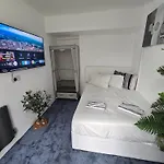Ensuite Room With Private Entrance And Private Garden