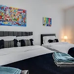Stay With Alexandra 2 Free Parking - High Speed Free Wifi