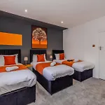Perfect Holiday Apartment I 3 Bedroom I Next To Beach I Sleep 10