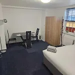 Queens Place - Rooms