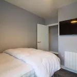 Beautiful 4 Berth Seaside Apartment In Great Yarmouth, Norfolk Ref 99006S