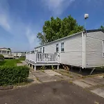 Great Caravan With Decking Southview Holiday Park In Skegness Ref 33002V