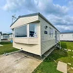 Superb Caravan With Free Wifi At Seawick Holiday Park Ref 27922Sw