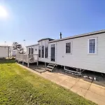 Lovely 6 Berth Caravan With Decking At California Cliffs In Scratby Ref 50048L