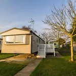 Caravan With Decking At Highfield Grange In Essex Ref 26452Ba