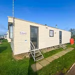 8 Berth Caravan At California Cliffs By Scratby Beach In Norfolk Ref 50001D