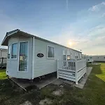 Brilliant 6 Berth Caravan For Hire With Decking By The Norfolk Coast Ref 50064G
