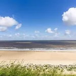 Cosy Caravan By The Sea At California Cliffs Holiday Park In Norfolk Ref 50006C