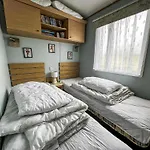 Great 6 Berth Spacious Caravan With Large Outdoor Space Ref 50056L