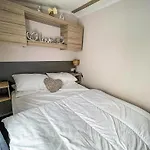 Beautiful Caravan With Decking And Free Wifi At Highfield Grange Ref 26740Wr