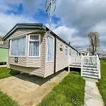Beautiful Caravan With Decking And Free Wifi At Highfield Grange Ref 26740Wr