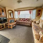 8 Berth Caravan For Hire At St Osyth Beach Holiday Park Ref 28012Hv