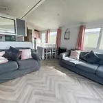 Modern Caravan With Wifi At St Osyth Beach Holiday Park In Essex Ref 28010Kv