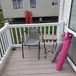 Lovely Caravan With Wifi Decking At Felixstowe Beach Holiday Park Ref 55005Sw