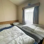 Superb Caravan With Free Wifi At Seawick Holiday Park Ref 27022S