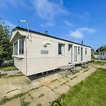 Lovely 6 Berth Caravan At Southview Holiday Park Ref 33182S