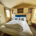 4 Berth Caravan For Hire At Seawick Holiday Park In Essex Ref 27606Sw