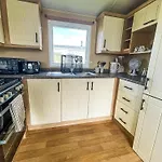 4 Berth Caravan For Hire At Seawick Holiday Park In Essex Ref 27606Sw