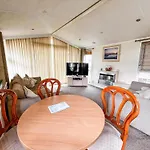 Lovely 6 Berth Caravan At Highfield Grange Near Clacton-On-Sea Ref 26719Wr
