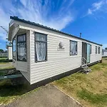 Homely 8 Berth Caravan At Highfield Grange In Essex Ref 26445Ba