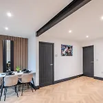 Modern 3Br Home - Private Parking - Tv In Every Bedroom