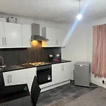 2A Pier Road