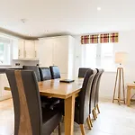 Luxurious 4 Bedroom New England Style Villa - Trewhiddle Villa 18