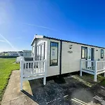 Luxury Caravan Boasting Full Sea Views At Hopton Holiday Park Ref 80041S