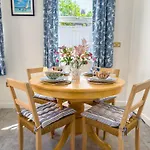 Silks Sails Harbourside Holiday Cottage