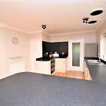 4 Bed In Cromer Kt116