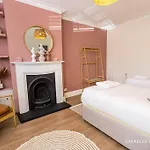 Pottery Place By Grandeur Property