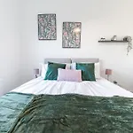 Spacious 3 Bedroom Flat