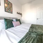 Spacious 3 Bedroom Flat