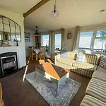 Homely 6 Berth Caravan In Essex At St Osyth Beach Holiday Park Ref 28021Gc