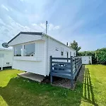 Lovely 6 Berth Caravan With Decking, Close To The Beach In Suffolk Ref 68075Bs