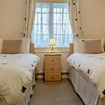 2 Bed In Shanklin Ic004