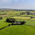 Hillcrest View