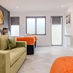 Spacious Apartment Next To Brighton Beach Sleep 6