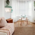 Seagrove Coastal Apartment