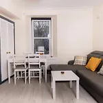 Warm & Welcoming City Centre Apt - Meadows 3!