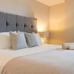 Boutique City Center Apartment